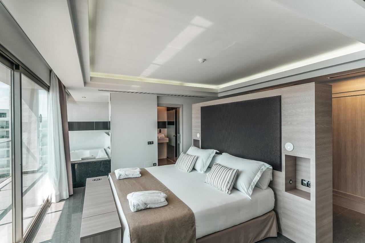 The Ibiza Twiins - 4* Sup Hotel Platja d'en Bossa Eksteriør billede