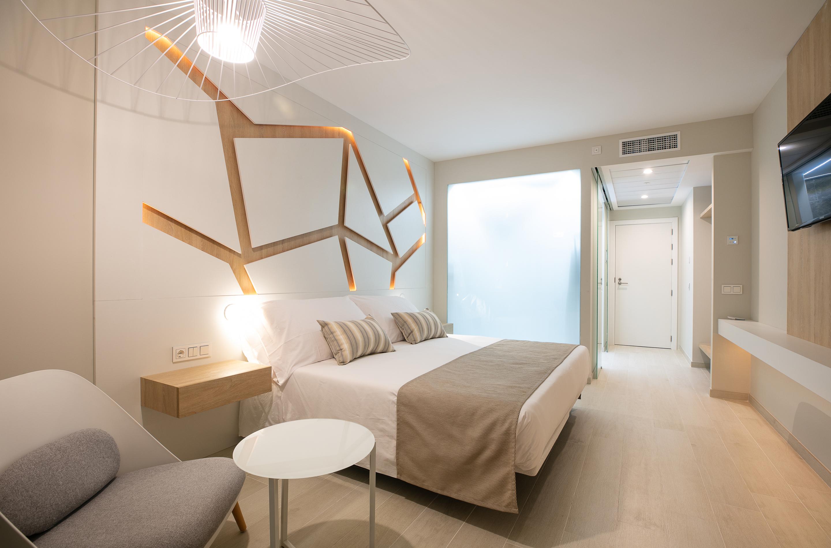 The Ibiza Twiins - 4* Sup Hotel Platja d'en Bossa Værelse billede