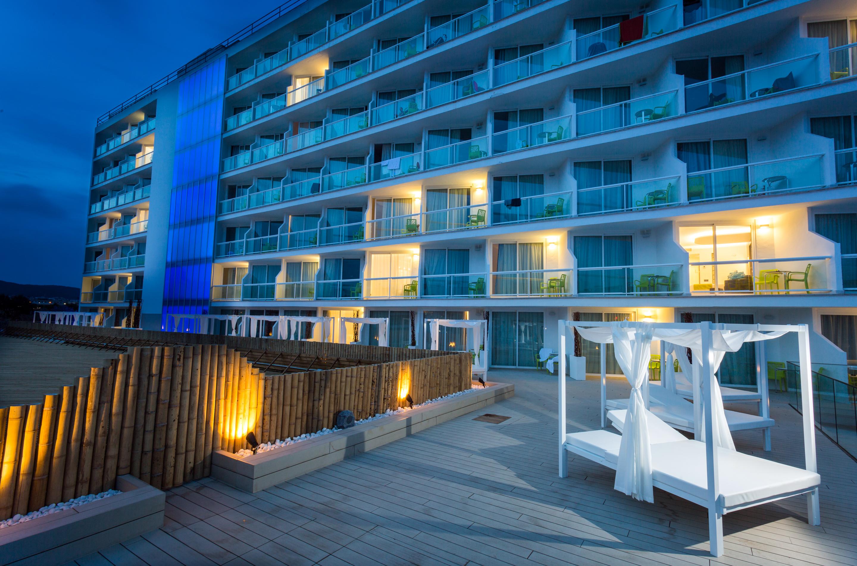 The Ibiza Twiins - 4* Sup Hotel Platja d'en Bossa Eksteriør billede